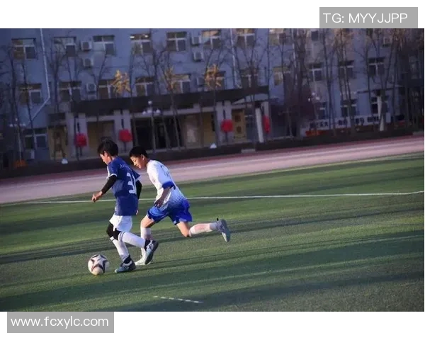 黄敏专访：从绿茵场到人生舞台的足球旅程回顾与展望