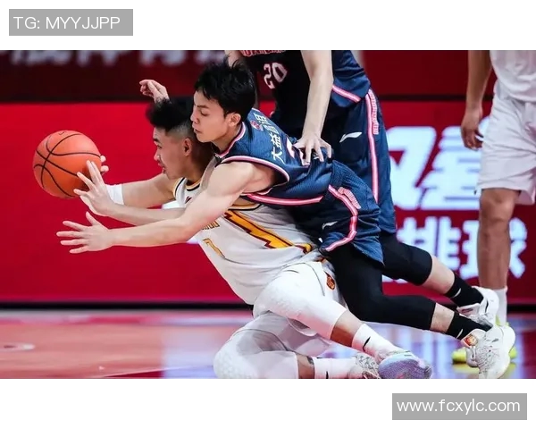 CBA季前赛精彩回顾广东队对阵青岛队的激烈对抗与精彩瞬间